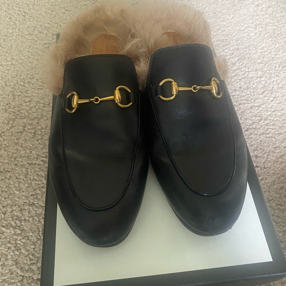 Ladies Gucci mules with fur